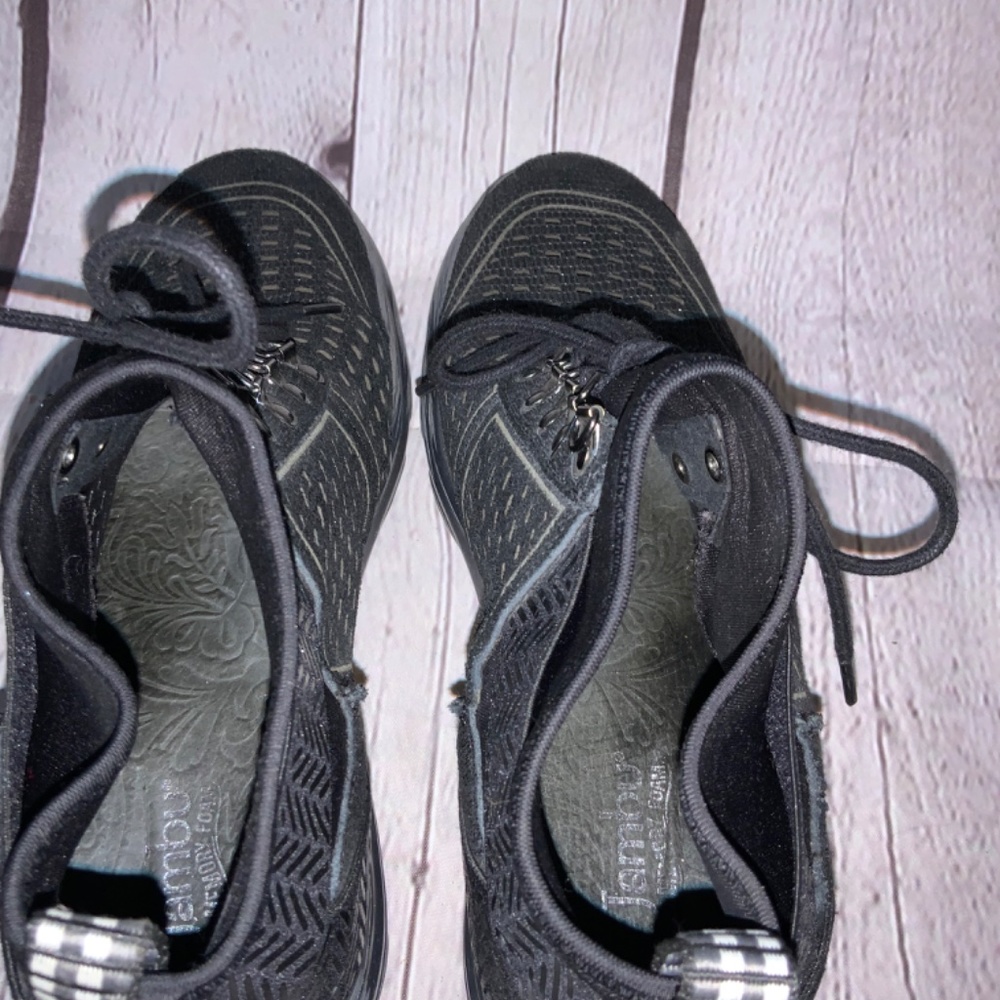 Jambu Booties - Picture 7 of 9